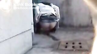 Stop the coach! Girl needs to shit!