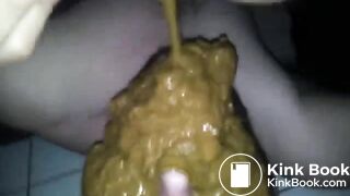 Girlfriend gives to her boy a diarrhea on his face