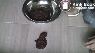 Lady takes a red dump