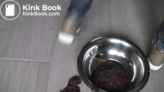 Lady takes a red dump