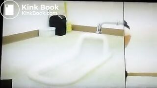 Japanese OL Desperate Diarrhea