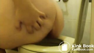 Thick booty explodes a watery poop