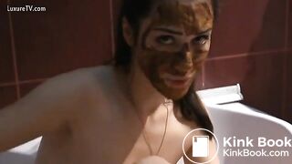 Amateur beautiful Melissa shitting and smearing