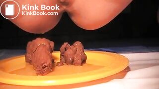 Chick is pooping on the plate