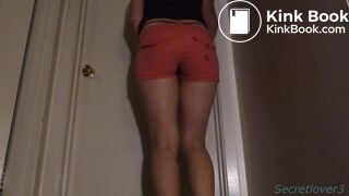 Jeans Shorts Pooping