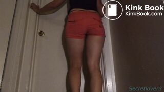 Jeans Shorts Pooping
