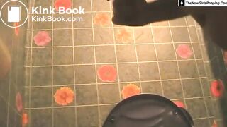 Mature lady pooping and farting!!