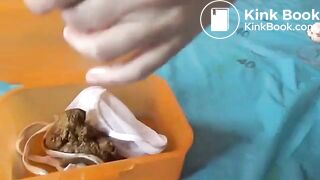 Shitting in her lunch box