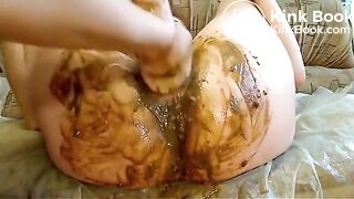 Amateur scat fisting with very dirty girl