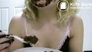 Scat Eating girl