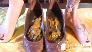 Scat in her shoes
