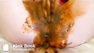 Shitty dildo fucks both holes