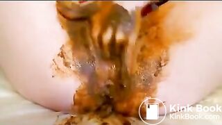 Shitty dildo fucks both holes