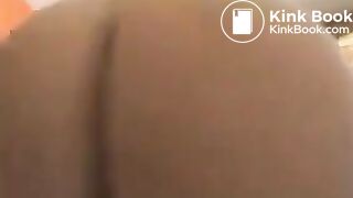 Shitting denim shorts