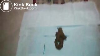 dark babe pushing out green turds