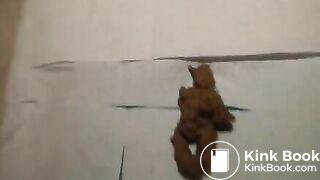 dark babe pushing out green turds