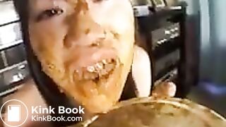 Japanese scat woman gobbles down a dirty meal