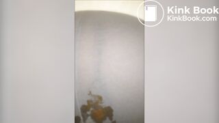 Diarrhée en pyjama aux wc