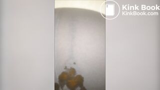 Diarrhée en pyjama aux wc