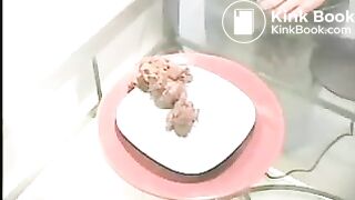 Spreading her beautiful butt cheeks