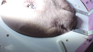 dumping metal baslls