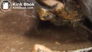 Japanese shit play with a cute girl