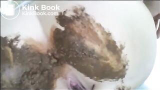 girl shits her leggings