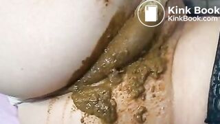awesome woman scat smear