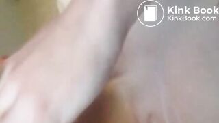 Blonde hotty is creaming herself