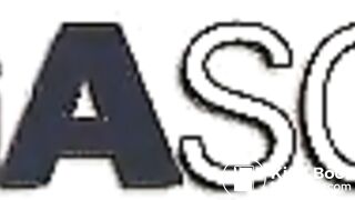 she eats burger with scat