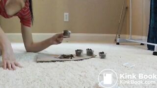 girl fill pooping lunch boxes