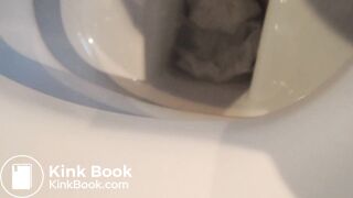 My sister poo in 2 toilets and I manage to catch her butthole on video