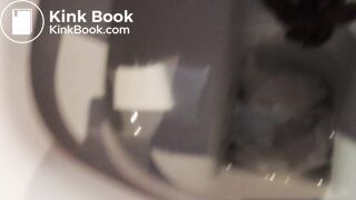 My sister poo in 2 toilets and I manage to catch her butthole on video