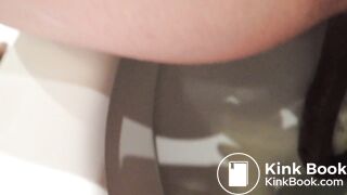 My sister poo in 2 toilets and I manage to catch her butthole on video