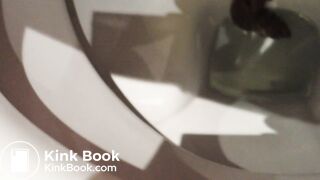 My sister poo in 2 toilets and I manage to catch her butthole on video