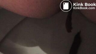 My sister poo in 2 toilets and I manage to catch her butthole on video