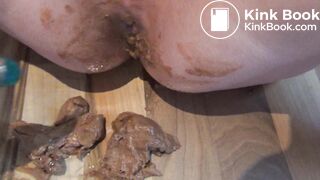 Sexy German scat girl