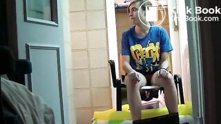 Human toilet gets face covered in shit