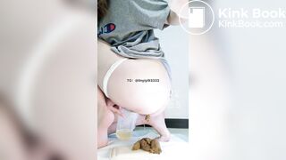 Sexy female anchor takes selfie while pooping 2