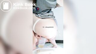 Sexy female anchor takes selfie while pooping 2