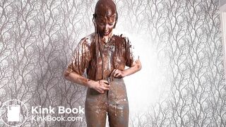 Paradise Jessir , pee , jeans, meesy food