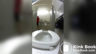 Muscle Guy Taking a Big Thick Shit