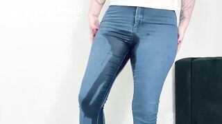 Piclkes babysitter pees herself
