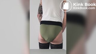 Je fait caca dans ma culotte verte