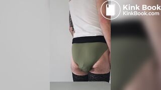Je fait caca dans ma culotte verte