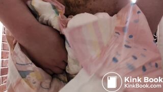 Enby smears & finishes in disgusting diaper after taking it off