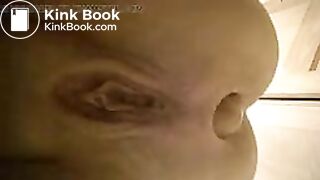Girl pooping - video 913