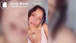 Sexy girl Is shitting for you