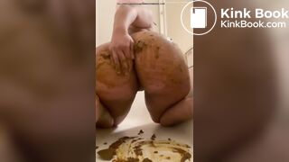 Pretty Ebony Tub Diarrhea
