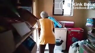 Ebony panty poop - video 2
